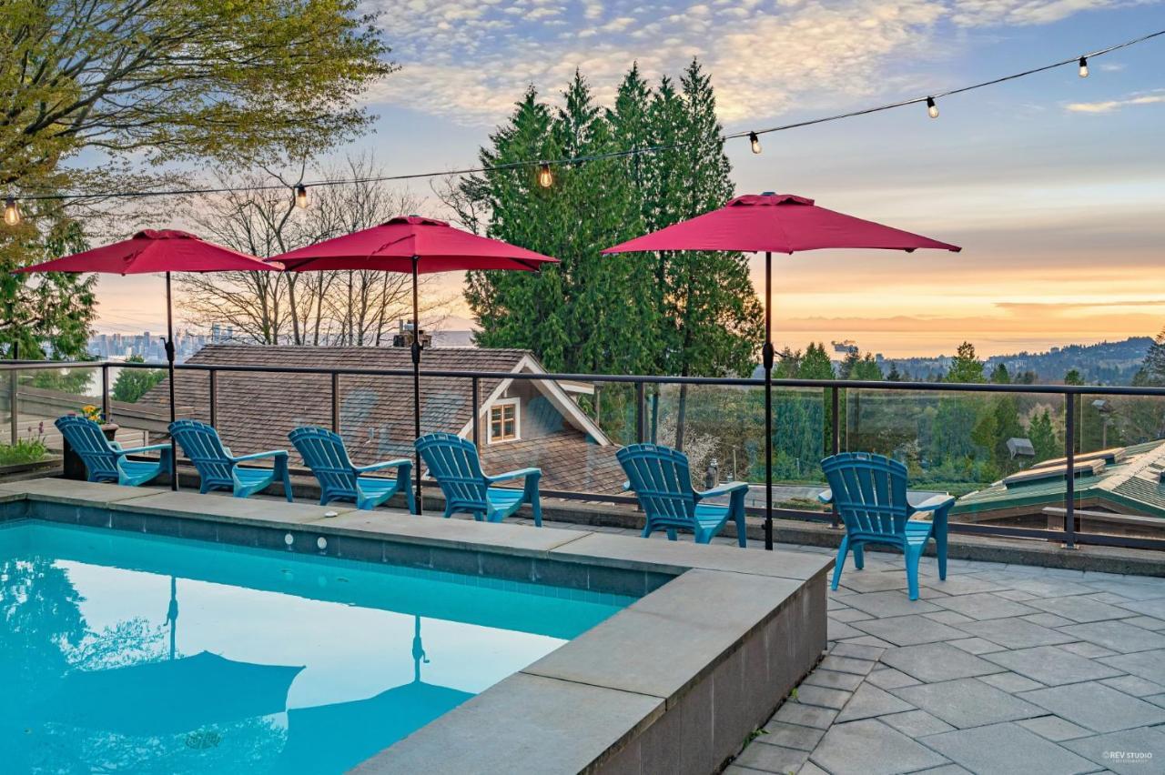 Grouse Cheerful Large Private Bedroom, Bath, Shared Deck, Pool, Hot Tub North Vancouver Dış mekan fotoğraf