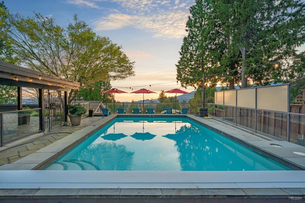 Grouse Cheerful Large Private Bedroom, Bath, Shared Deck, Pool, Hot Tub North Vancouver Dış mekan fotoğraf