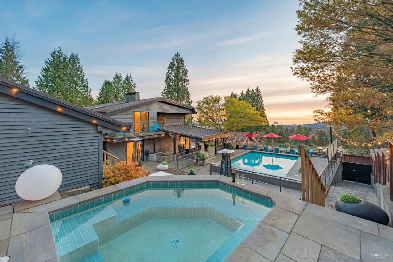 Grouse Cheerful Large Private Bedroom, Bath, Shared Deck, Pool, Hot Tub North Vancouver Dış mekan fotoğraf
