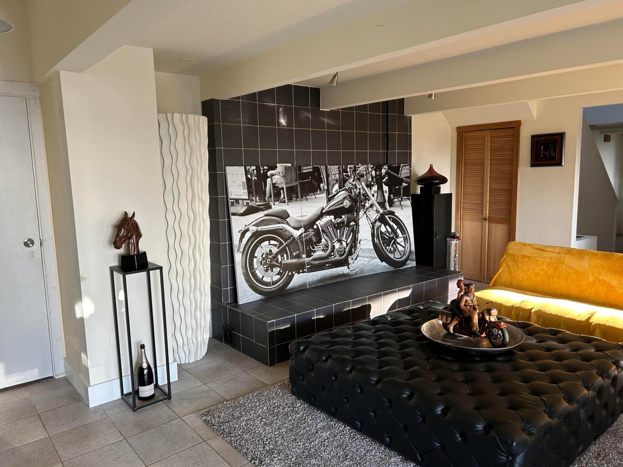 Grouse Cheerful Large Private Bedroom, Bath, Shared Deck, Pool, Hot Tub North Vancouver Dış mekan fotoğraf
