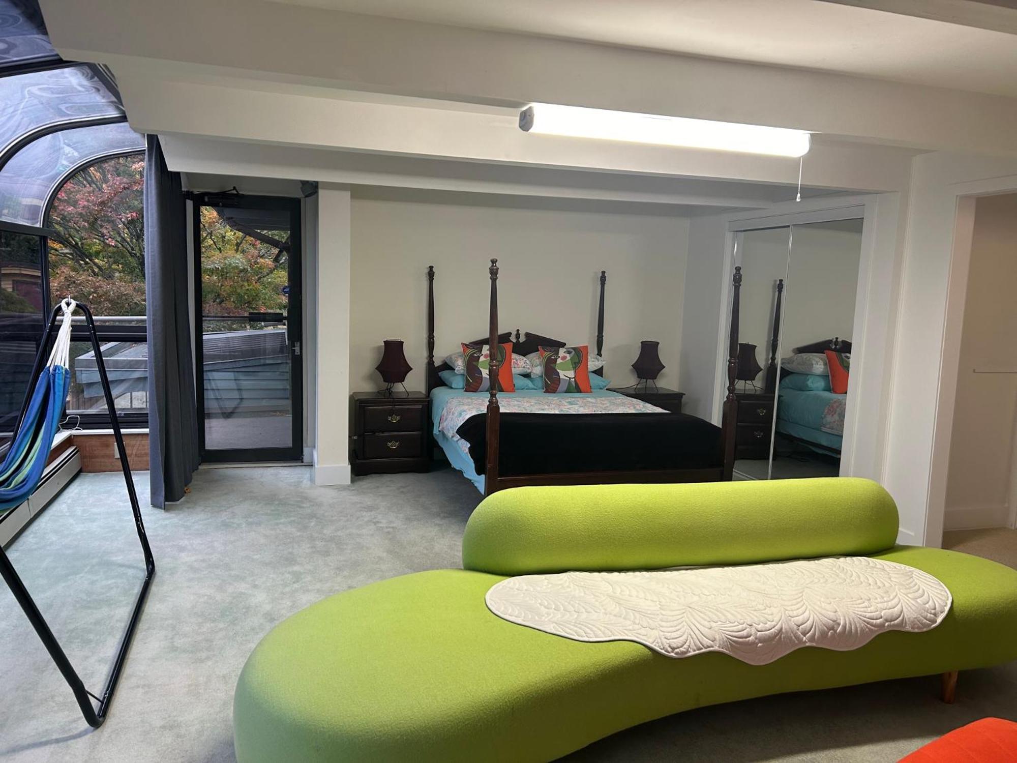 Grouse Cheerful Large Private Bedroom, Bath, Shared Deck, Pool, Hot Tub North Vancouver Dış mekan fotoğraf