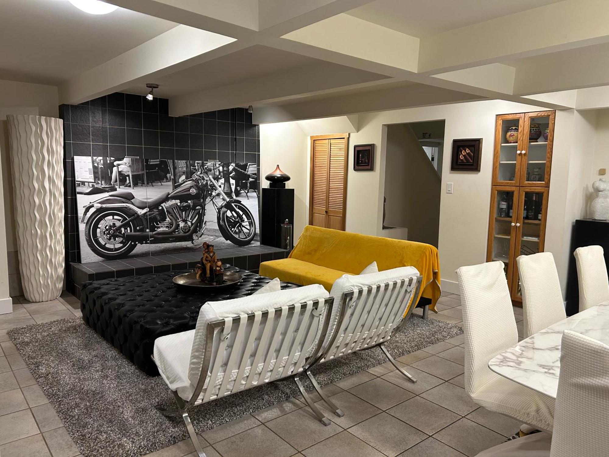 Grouse Cheerful Large Private Bedroom, Bath, Shared Deck, Pool, Hot Tub North Vancouver Dış mekan fotoğraf