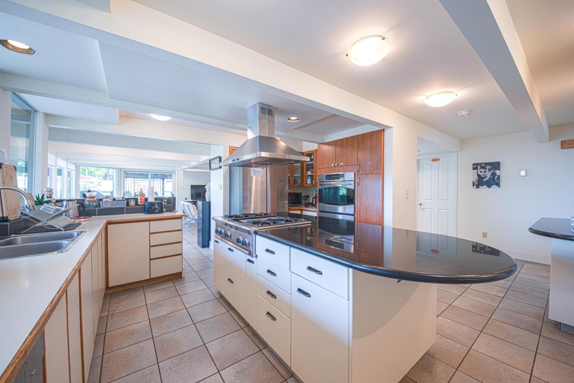 Grouse Cheerful Large Private Bedroom, Bath, Shared Deck, Pool, Hot Tub North Vancouver Dış mekan fotoğraf