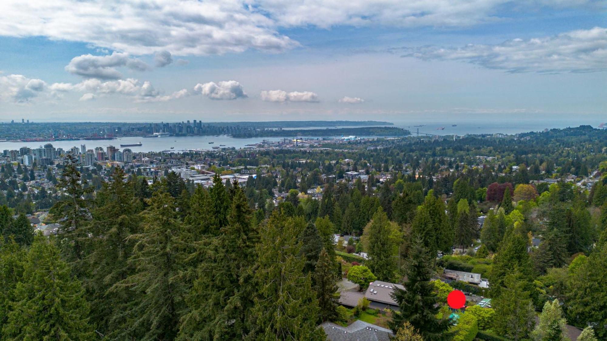 Grouse Cheerful Large Private Bedroom, Bath, Shared Deck, Pool, Hot Tub North Vancouver Dış mekan fotoğraf