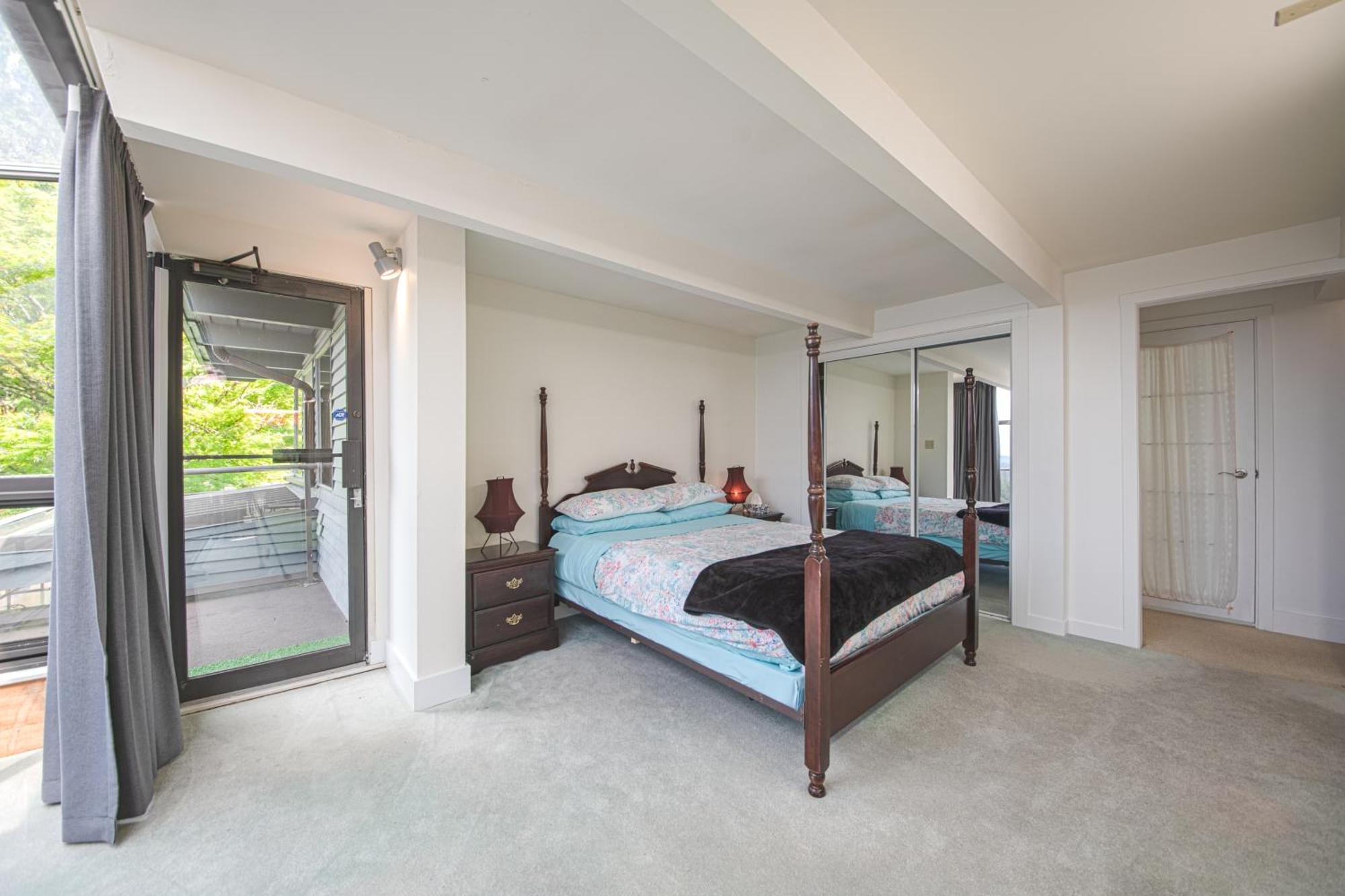 Grouse Cheerful Large Private Bedroom, Bath, Shared Deck, Pool, Hot Tub North Vancouver Dış mekan fotoğraf